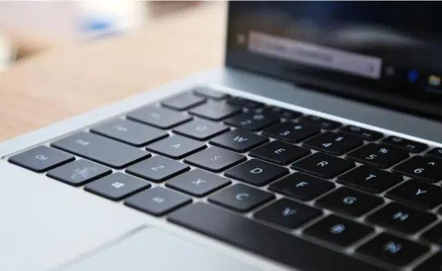 蝴蝶键盘因推出新的13英寸MacBook Pro而大放异彩
