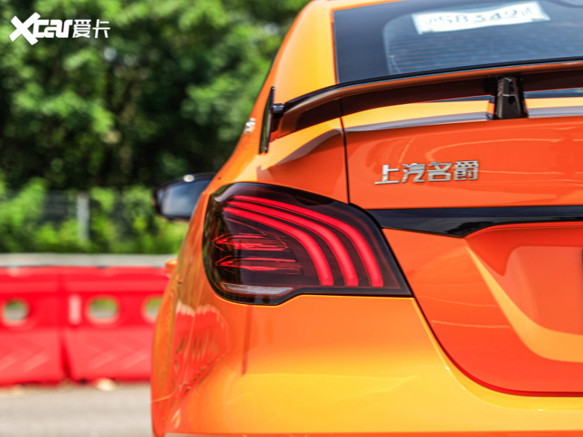名爵2021款MG6