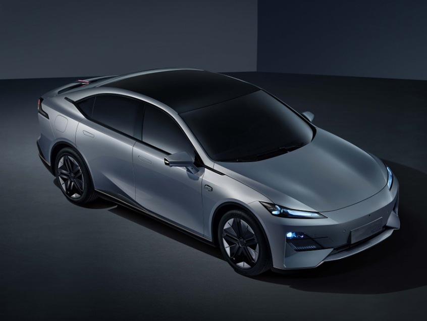 长安新能源C385发布 定位纯电运动轿车