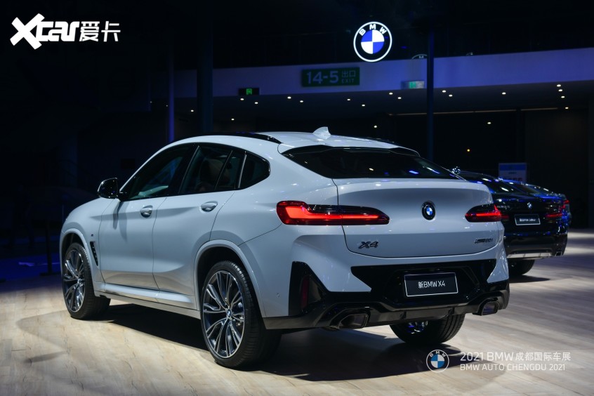 2021成都车展：新BMW  X4正式发布亮相