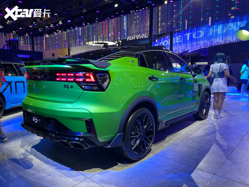 高性能轿跑SUV-领克05 亮相