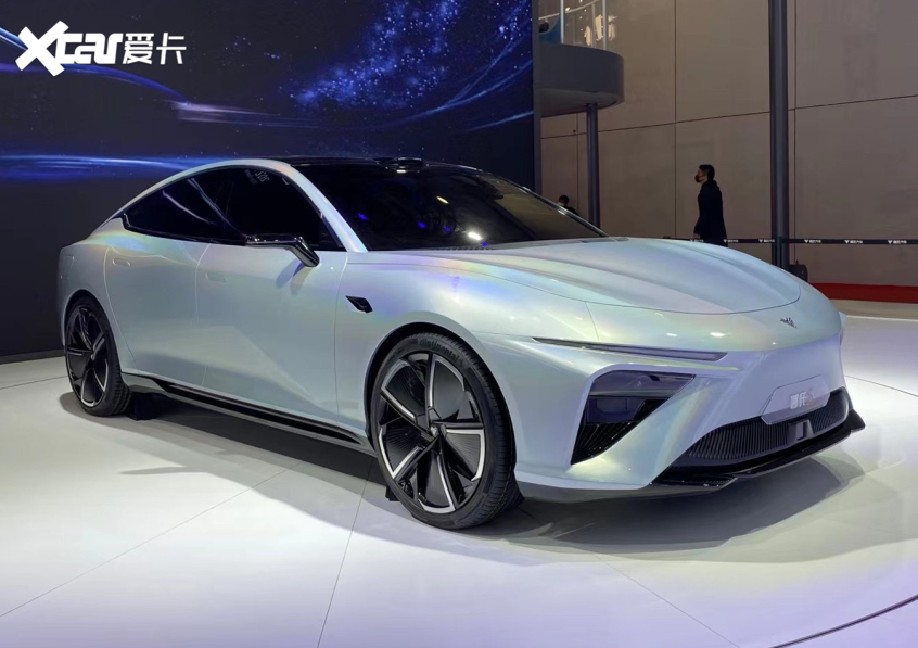 2021上海车展：哪吒全新轿车命名哪吒S