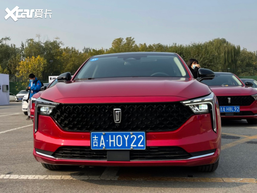 奔腾B70 2.0T版本