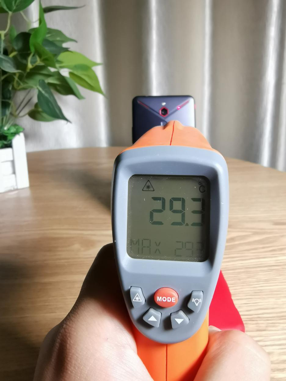 红魔Mars电竞手机评测：10G内存加持的性能怪兽的照片 - 40