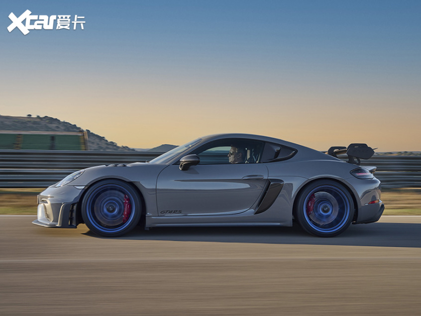 保时捷718 Cayman  GT4 RS