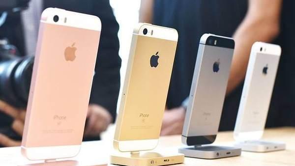 我们要的不是新iPhone  SE  而是单手操作的照片 - 1