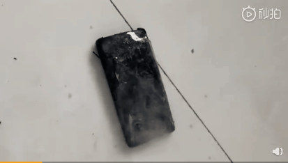 三星Galaxy  S10国行首炸：现场惨烈的照片 - 3