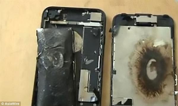 iPhone  7充电中发生爆炸：一声巨响炸成两半的照片 - 1