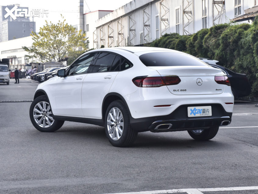 奔驰(进口)2022款奔驰GLC  轿跑SUV
