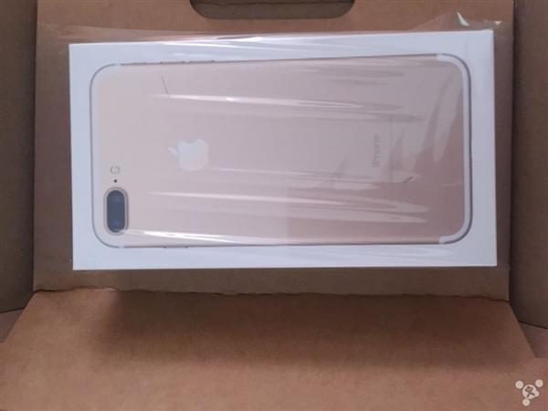 首批iPhone  7到货开箱图：玫瑰金和黑色成为主流的照片 - 2