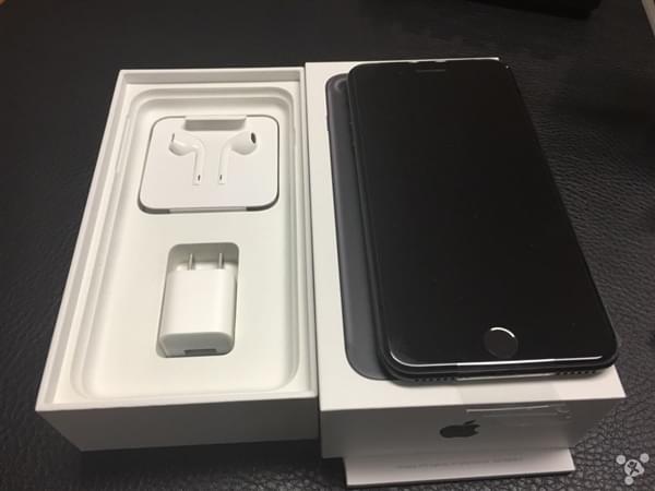 首批iPhone 7到货开箱图：玫瑰金和黑色成为主流的照片 - 9