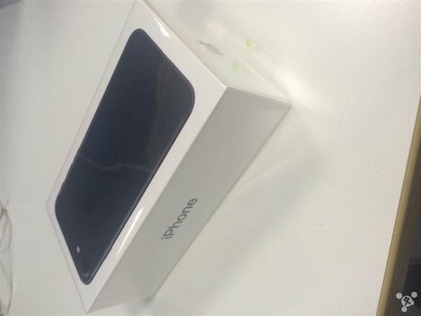 首批iPhone 7到货开箱图：玫瑰金和黑色成为主流的照片 - 12