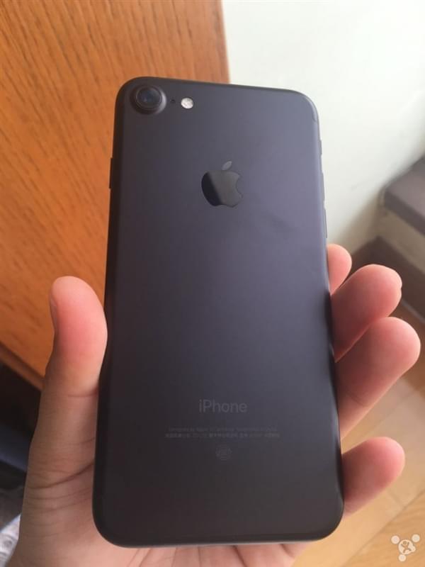 首批iPhone 7到货开箱图：玫瑰金和黑色成为主流的照片 - 17