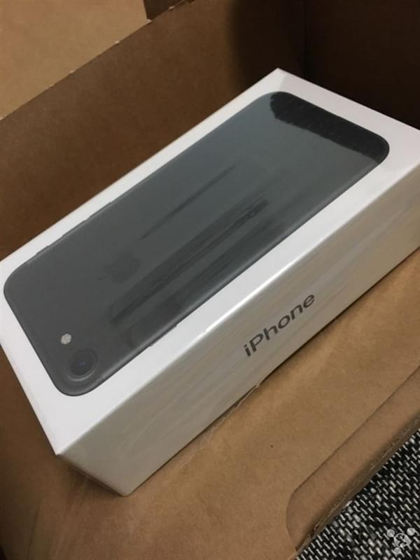 首批iPhone 7到货开箱图：玫瑰金和黑色成为主流的照片 - 24