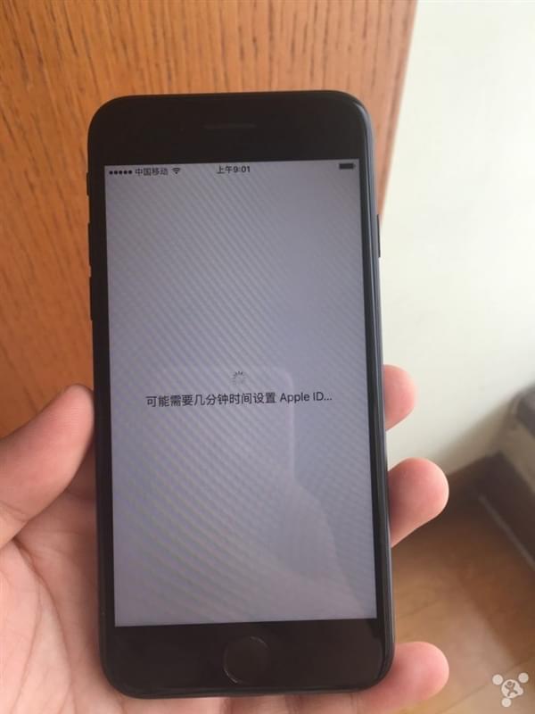 首批iPhone 7到货开箱图：玫瑰金和黑色成为主流的照片 - 33