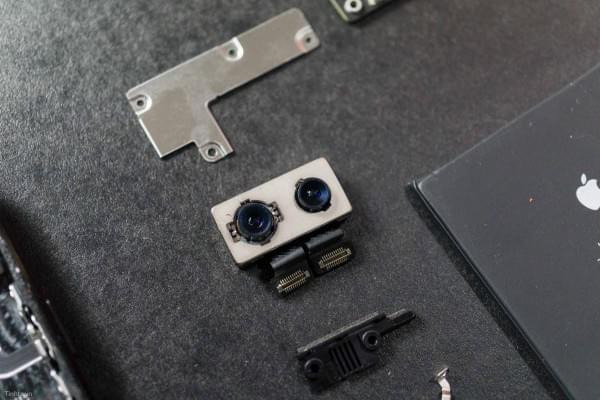 2675mAh容量电池：iPhone  7 Plus拆解视频的照片 - 4