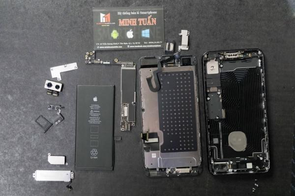 2675mAh容量电池：iPhone  7 Plus拆解视频的照片 - 1