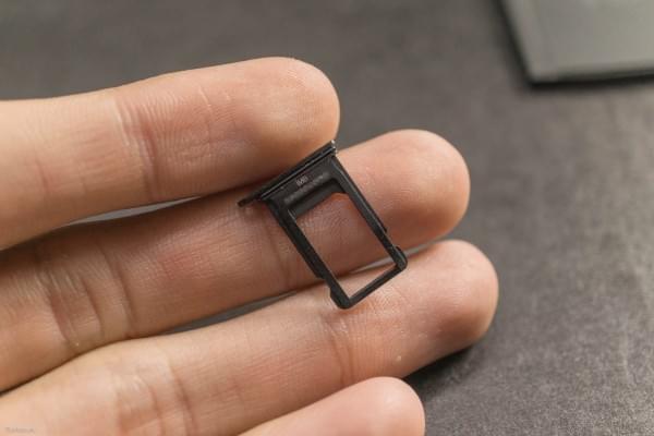 2675mAh容量电池：iPhone  7 Plus拆解视频的照片 - 12