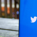 Twitter for Android在9月推出了彩色主题灯
