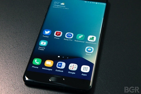 Galaxy  Note  7玻璃太脆：钱包里受挤压被另一台设备顶碎的照片 - 1