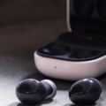 三星的降噪功能GalaxyBuds2现在价格更优惠了50美元