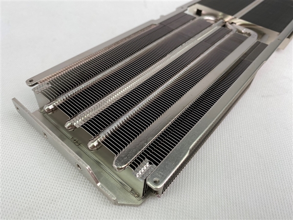 2K 100+FPS展现超凡性能！耕升 RTX 4070搭配DLSS 3实现流畅光追游戏体验