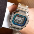 卡西欧全金属 G-Shock GMWB5000PC-1 手表配备 Tough Solar